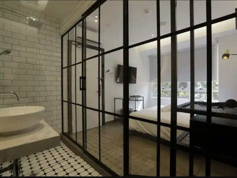 Z Hotel Ara Damansara, Lrt, Mall, Airport Петалинг-Джая Экстерьер фото
